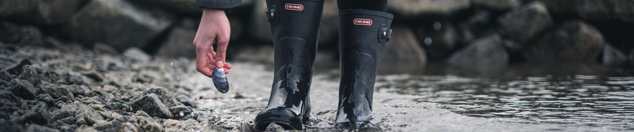 Rubber boot guide